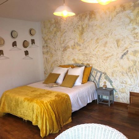 Grande Chambre Familiale Jaune Tout Bonnement Bien Putot-en-Auge 外观 照片