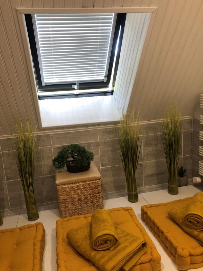Grande Chambre Familiale Jaune Tout Bonnement Bien Putot-en-Auge 外观 照片