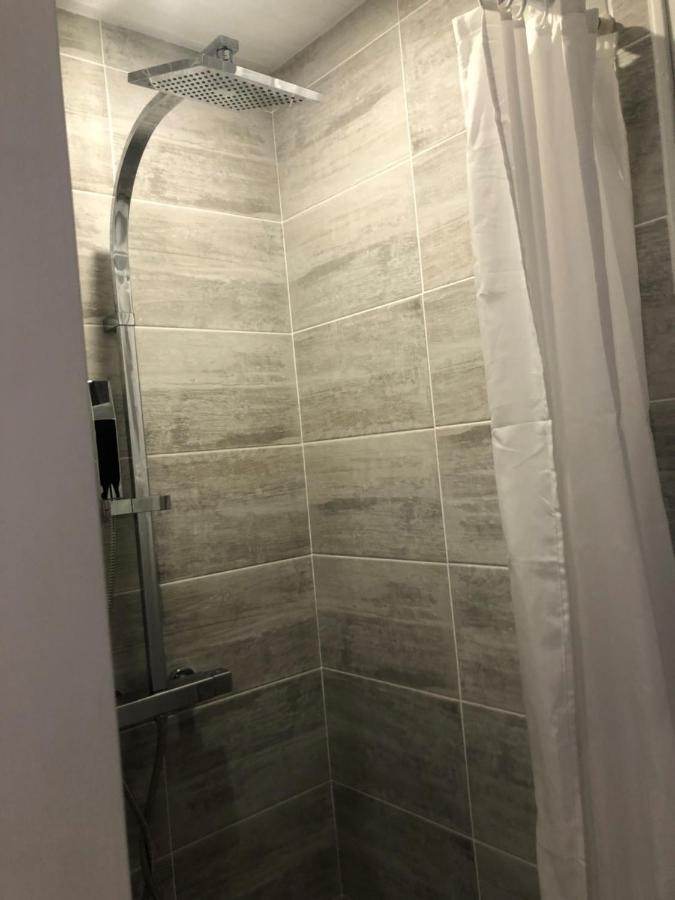 Grande Chambre Familiale Jaune Tout Bonnement Bien Putot-en-Auge 外观 照片